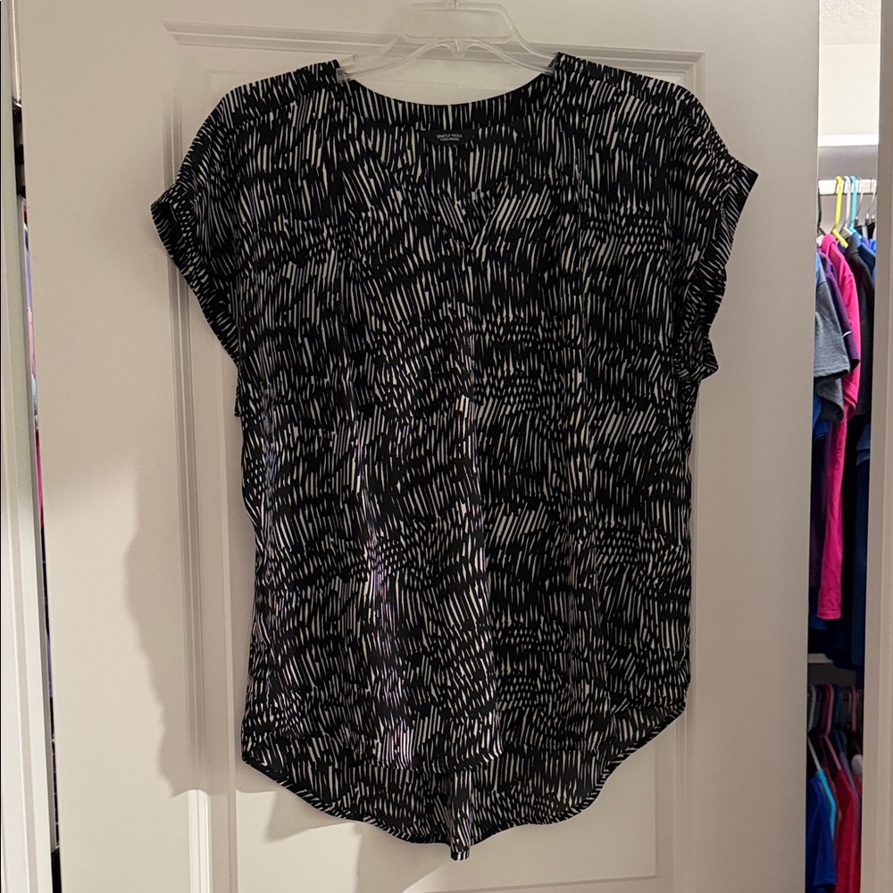 Simply Vera Vera Wang V-Neck Short Sleeve Tops - Picture 4 of 10